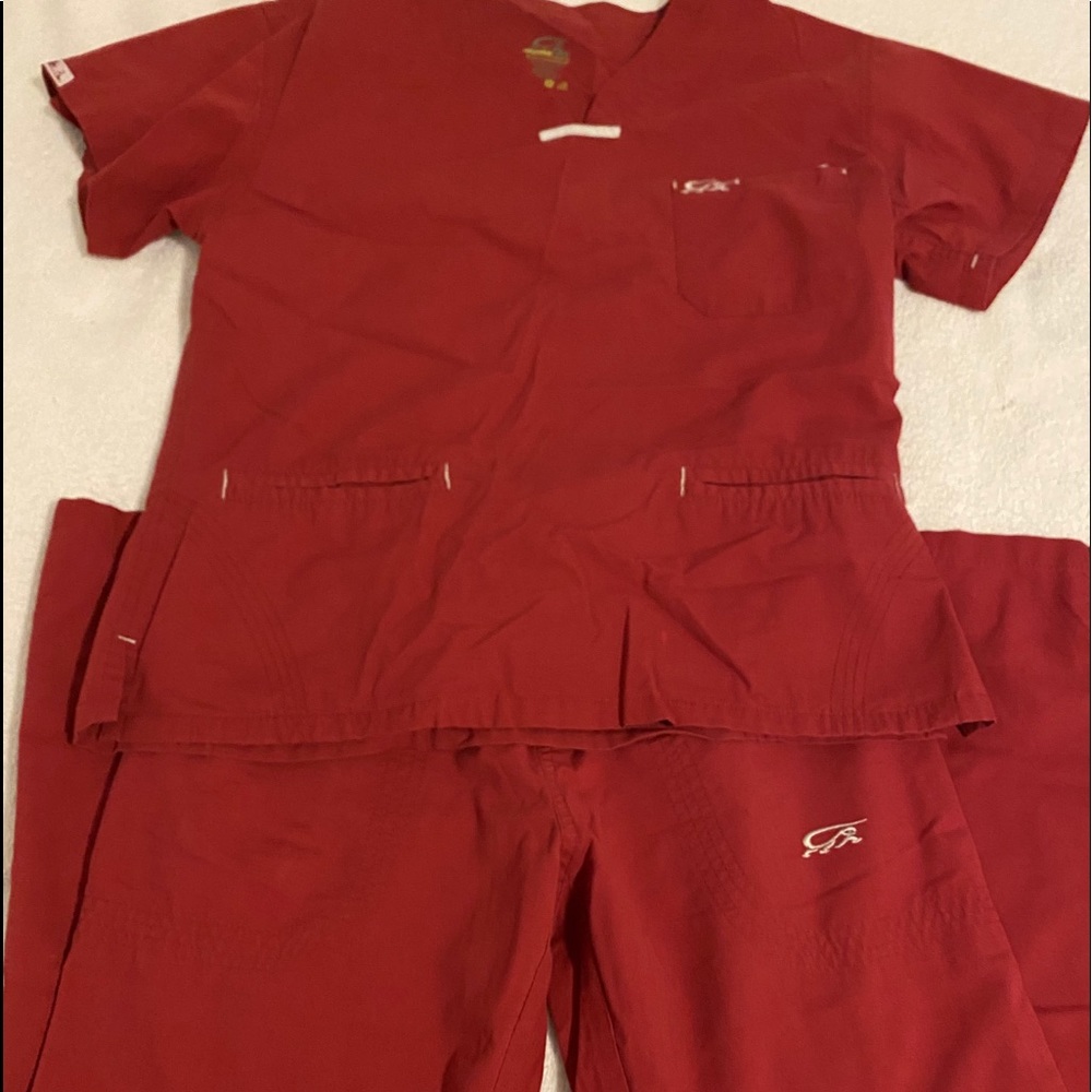 Scrub set